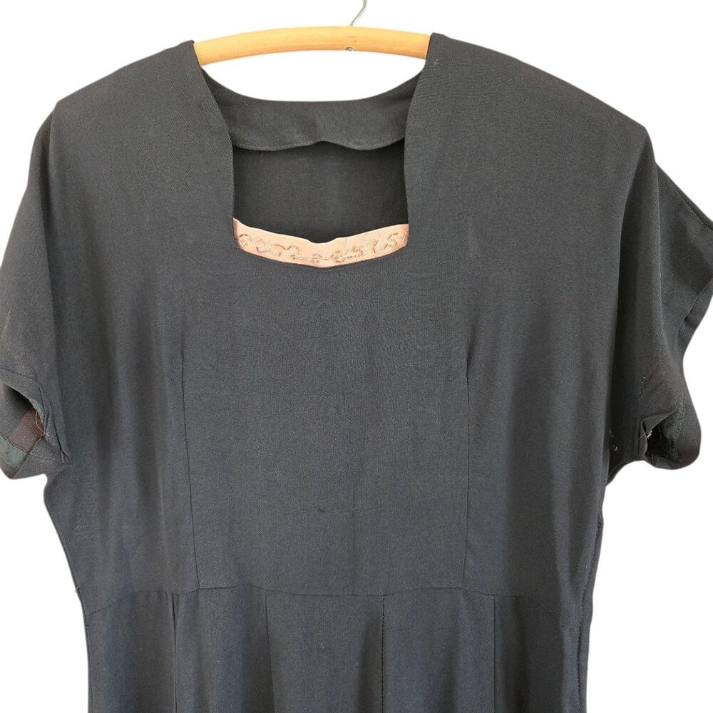Vintage 1930s–40s Black Handmade Dress | Rayon | Midi Length - Picture 5 of 15